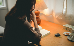 Đâu ra 600 triệu “nhảy” vào tài khoản, cô gái vội báo công an: 5 năm sau được trả ơn bằng thứ không ngờ!