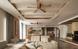 Đập thông hai căn hộ tạo nên không gian 260m2 rộng mở