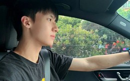 Tân sinh viên lái Maybach giá 8 tỷ đến nhập học, làm một hành động khiến người khác thay đổi cách nhìn ngay lập tức