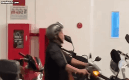 Diễn viên Tử Chiến Trên Không là đại gia ngầm: Sở hữu 3 căn nhà, 8.500m2 đất nhưng toàn đeo túi rách