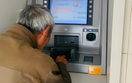 Cụ ông gửi 600 triệu vào tài khoản của con gái, 1 ngày sau nhận lại đúng 600 triệu: Cuộc điện thoại tiết lộ sự thật xót xa!