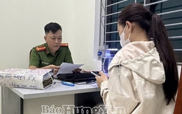 Tài khoản bất ngờ được cộng thêm 500 triệu đồng: Ngân hàng đã hết giờ làm việc, cô gái sinh năm 2001 liền báo công an