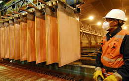 Mặt hàng là xương sống của kinh tế thế giới có giá tăng vọt: Nguyên nhân từ quốc gia láng giềng Việt Nam