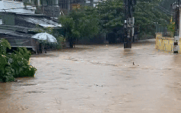 Hình ảnh ngập lụt mênh mông do bão số 10 Bualoi gây ra tại Huế