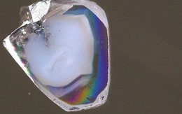 Phát hiện 2 viên kim cương chứa "điều không thể"