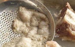 Khi nào nên, khi nào không nên vớt bọt nổi lên lúc luộc thịt? Chuyện đơn giản nhưng nhiều người làm sai