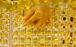 Giá vàng trong nước lập đỉnh: Người mua cần lưu ý gì?