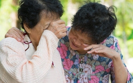 Ngày mưa ngồi ngẫm lại tôi nhận ra: Cha mẹ thường làm 5 thứ này thay con, khả năng con lớn lên vô ơn tăng thêm 10%