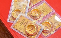 Hôm nay giá vàng vọt lên hơn 137 triệu đồng/lượng, tôi lặng người…vì buồn