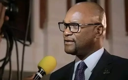 Đại sứ Nam Phi tại Pháp qua đời, nghi ngã từ tầng cao khách sạn