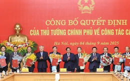 Thủ tướng trao quyết định bổ nhiệm lãnh đạo 8 bộ, cơ quan