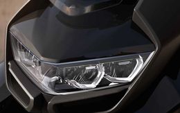 Xe tay ga đời mới vừa ra mắt Việt Nam, dân phượt thích mê: Người lái có tựa lưng, cốp có ty thủy lực