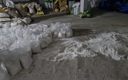 Đột kích một công ty, cảnh sát triệt phá đường dây sản xuất phân bón giả quy mô lớn, tịch thu hơn 15 tấn hóa chất không giấy phép