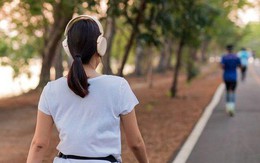 Tôi thấy mình trẻ hẳn ra ở tuổi 40 sau khi đi bộ kiểu này chỉ 1 tháng