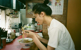 Lương 8 triệu, sống ở Hà Nội, vẫn tiết kiệm được nhờ bí quyết "mắt không thấy, tay không tiêu"