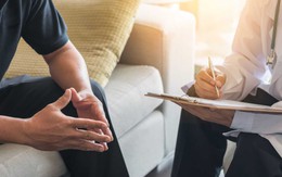 Bác sĩ chuyên khoa ung thư: Đây là 6 triệu chứng nam giới không bao giờ được bỏ qua