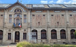 Trộm đột nhập bảo tàng tại Pháp, đánh cắp đồ sứ cổ trị giá 11 triệu USD