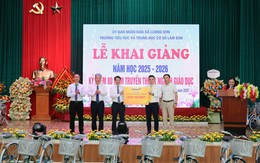 LPBank trao 300 xe đạp cho học sinh nghèo Đất Tổ nhân dịp khai giảng