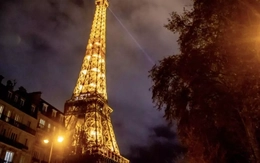 Pháp nợ nần chồng chất, nguy cơ khủng hoảng khu vực đồng euro