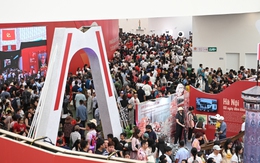 Hot nhất cuối tuần này: Trung tâm triển lãm quốc gia tiếp tục hút khách đông nghịt như đang nghỉ lễ