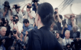 Trần đời có nữ diễn viên từng suýt trượt ĐH vì... hàm răng, mang danh "tiểu tam" nhưng cả showbiz không ai dám cãi nửa lời