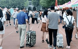 Tân sinh viên nhập học tốt nhất nên có phụ huynh đi cùng: Chia sẻ của một đàn chị rất đáng suy ngẫm