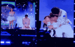 Công chúa chạy vội ngã thẳng vào hoàng tử SOOBIN, khoảnh khắc vỗ về khiến netizen vừa cười vừa thương!