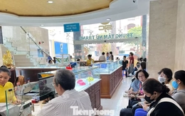Khuyến cáo việc người dân xếp hàng mua vàng