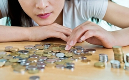 "Tiết kiệm phục thù" là gì?