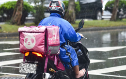 Shipper bị đánh giá 1 sao, cách phản ứng khiến tất cả bật khóc