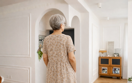 Tiến sĩ U70 không chồng không con, tự mua nhà sống  mãn nguyện cả đời