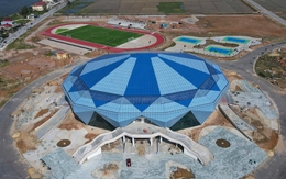 Nhà thi đấu hình kim cương xanh 340 tỉ đồng gây chú ý ở Quảng Trị