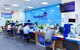 Cổ phiếu ngân hàng quốc doanh nổi sóng, CTG liên tiếp phá đỉnh với lợi nhuận kỷ lục