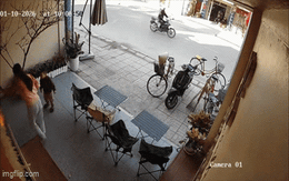 Quán cafe vắng khách, nhân viên "đốt vía" khiến ngọn lửa bùng lên dữ dội: Thiệt hại sau 30 giây