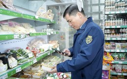 Đột xuất kiểm tra: Một siêu thị tại Hà Nội bị phát hiện thực phẩm không nhãn mác, vi phạm điều kiện bảo quản