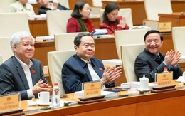 Thông qua danh sách 122 nhân sự được giới thiệu ứng cử đại biểu Quốc hội chuyên trách khóa XVI