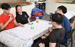 Khó thuê nhân viên phục vụ, Singapore thử nghiệm bàn làm sạch tự động