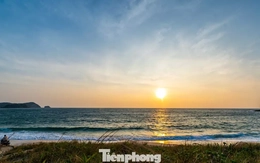 Độc lạ hòn đảo ngắm hoàng hôn, bình minh ở Quảng Ninh