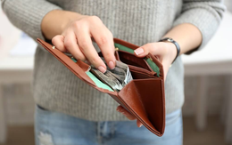 Trong ví có 4 vật này thì giữ cho kỹ, vứt đi kẻo rút lộc, mất vận