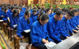 Hình ảnh 100 bị cáo hầu tòa tại TPHCM trong vụ "bão" phiếu thử nghiệm giả