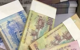 Rầm rộ đổi tiền lì xì Tết