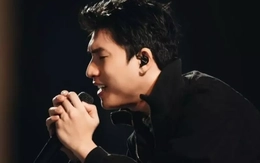 Hieuthuhai, Phùng Khánh Linh được fan bao vây ở Đông Anh