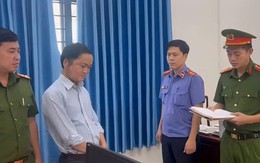 Khởi tố, bắt tạm giam công chức xã; giám đốc, phó giám đốc doanh nghiệp bất động sản
