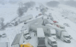 100 xe đâm nhau liên hoàn ở Mỹ: Cảnh tượng hỗn loạn không tưởng