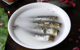 “Kẻ thù truyền kiếp” của mùi tanh: Ngâm cá vào, tanh mấy cũng bay màu, thịt thơm ngon xuất sắc, ai sợ thì thử đi