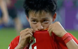 Đẹp vô cùng: Thanh Nhàn hôn lá cờ Tổ quốc, ăn mừng cú sút quyết định giúp U23 Việt Nam giành hạng 3 châu Á