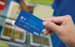 Một ngân hàng tăng lãi suất thẻ tín dụng lên 35%/năm