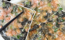 Đừng chỉ dùng cuốn nem, mang bánh tráng Việt làm theo cách này đảm bảo cả nhà tranh nhau gắp vì quá ngon