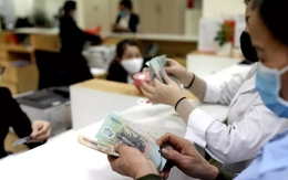 Lương, tiền công từ 5 triệu đồng phải chuyển khoản