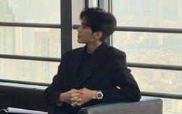 Đi tặng quà Tết, đối tác nói: “Tốn kém quá!”, nhân viên EQ cao đáp một câu mà đôi bên đều hài lòng, về nhà được sếp thưởng thêm